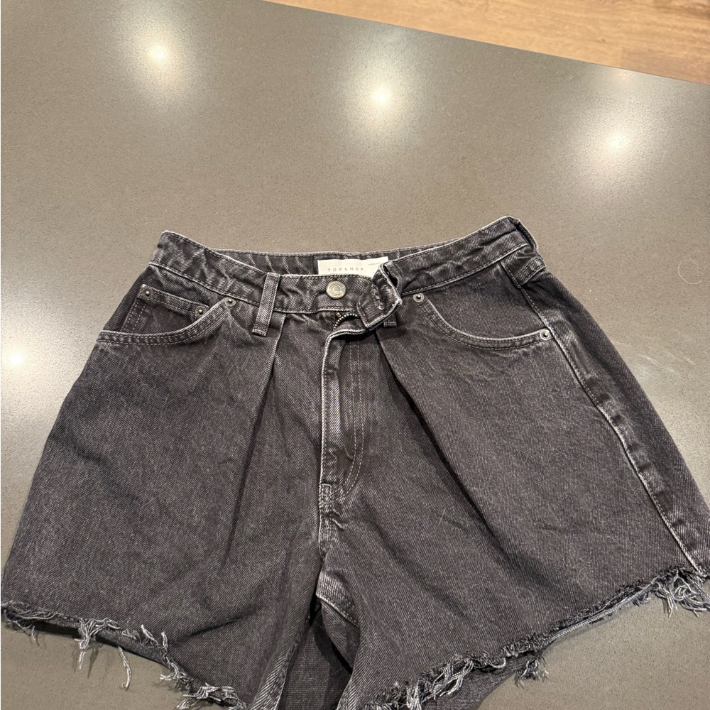 Topshop Women’s pleated black Jean shorts